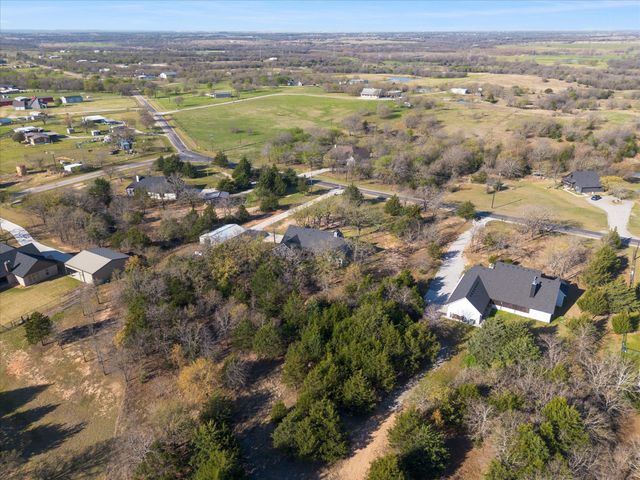 1725 S Hubbard Street, Alvord, TX 76225