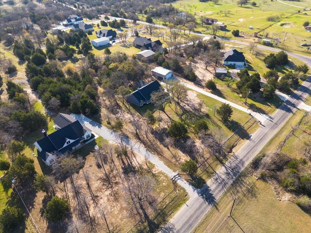 1725 S Hubbard Street, Alvord, TX 76225