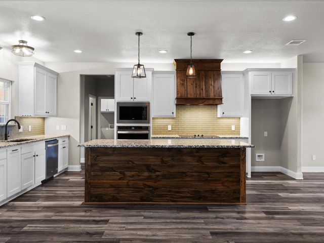 1725 S Hubbard Street, Alvord, TX 76225