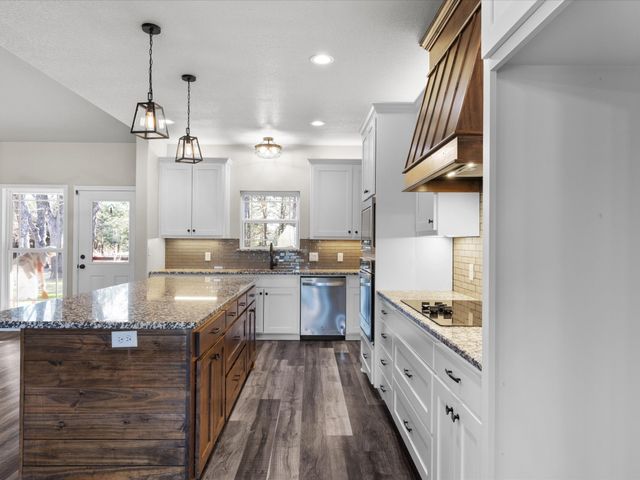 1725 S Hubbard Street, Alvord, TX 76225