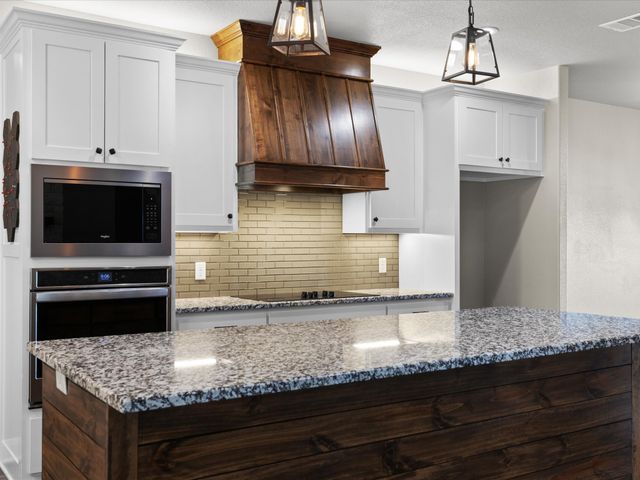 1725 S Hubbard Street, Alvord, TX 76225