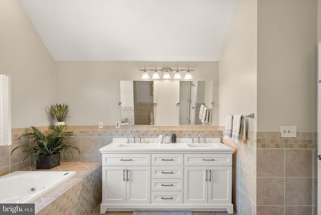 202 CENTER LN, Occoquan, VA 22125