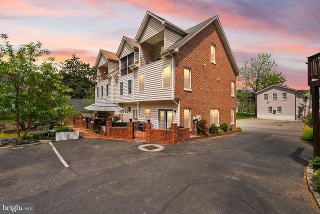 202 CENTER LN, Occoquan, VA 22125