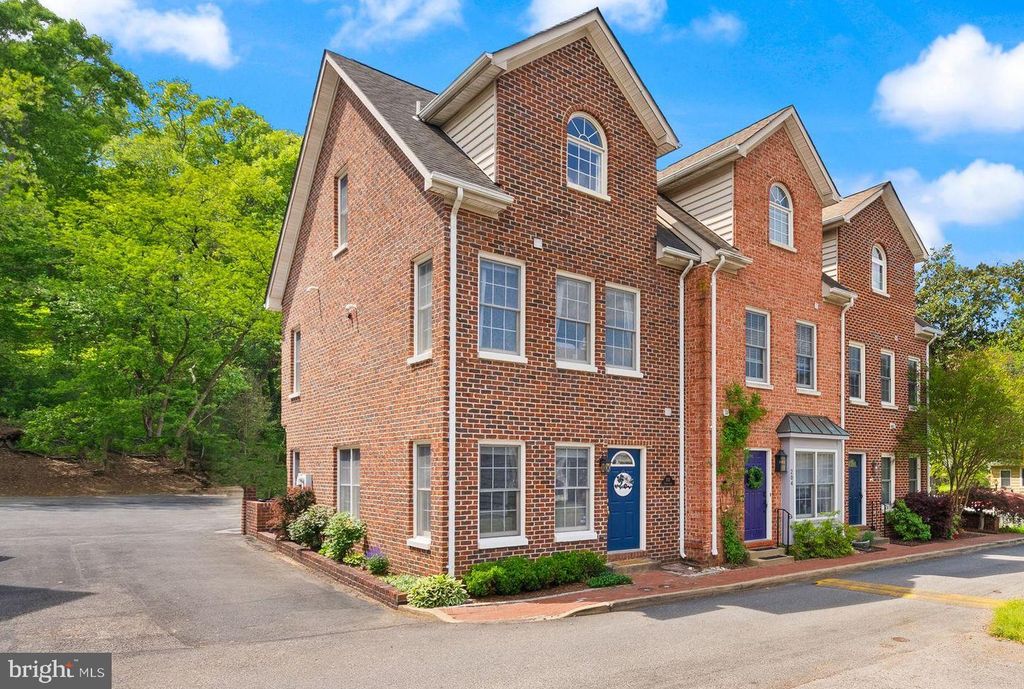 202 CENTER LN, Occoquan, VA 22125