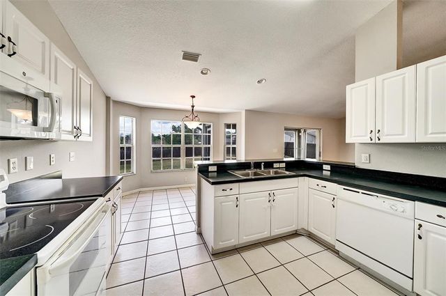 37437 LAUREL HAMMOCK DRIVE, Zephyrhills, FL 33541