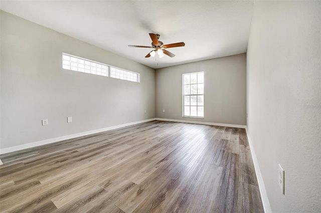 37437 LAUREL HAMMOCK DRIVE, Zephyrhills, FL 33541