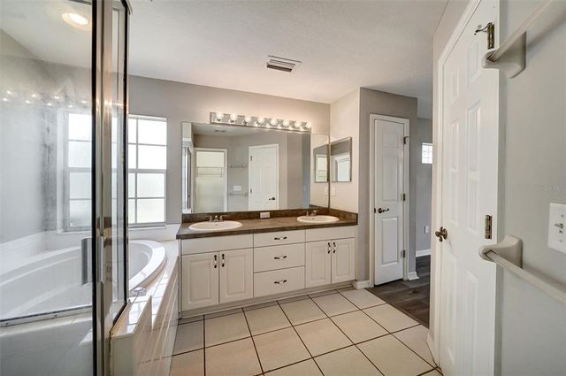 37437 LAUREL HAMMOCK DRIVE, Zephyrhills, FL 33541