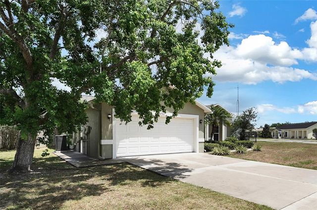 37437 LAUREL HAMMOCK DRIVE, Zephyrhills, FL 33541
