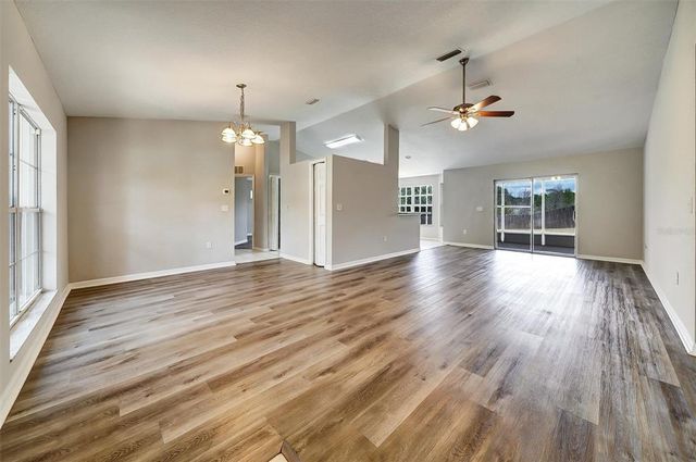 37437 LAUREL HAMMOCK DRIVE, Zephyrhills, FL 33541