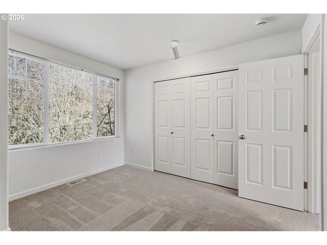 15450 Sw SPARROW Loop 102, Beaverton, OR 97007