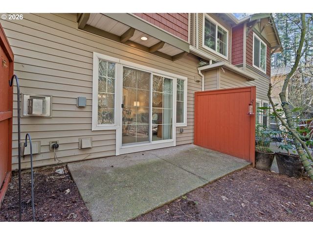 15450 Sw SPARROW Loop 102, Beaverton, OR 97007