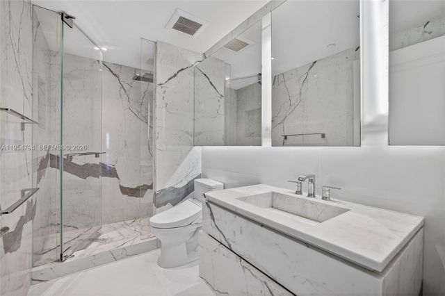 1000 S Pointe Dr 1501, Miami Beach, FL 33139