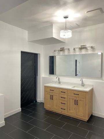 4813 S Prairie Avenue, Chicago, IL 60615