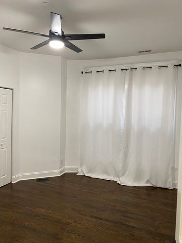 4813 S Prairie Avenue, Chicago, IL 60615