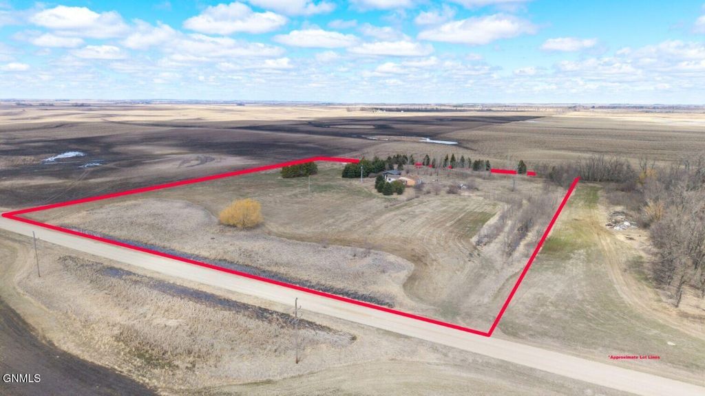 7755 34th Street SE, Jamestown, ND 58401
