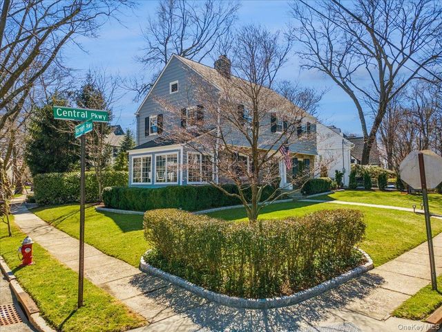 195 Central Parkway, Mount Vernon, NY 10552