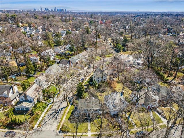 195 Central Parkway, Mount Vernon, NY 10552