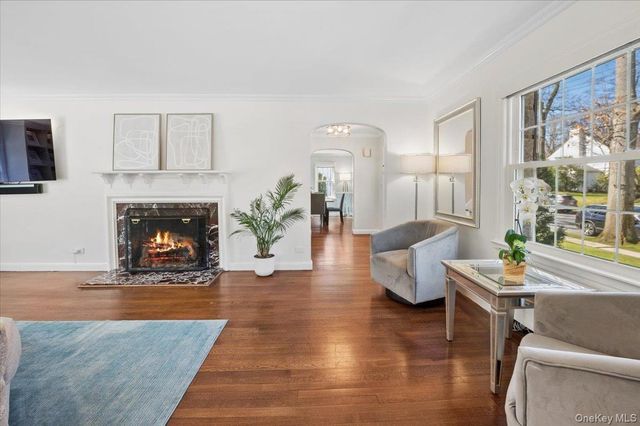 195 Central Parkway, Mount Vernon, NY 10552