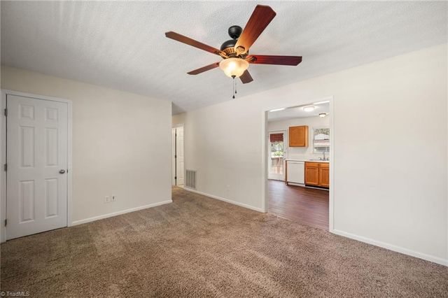 1525 Canstaff Drive, Kernersville, NC 27284