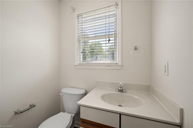 1525 Canstaff Drive, Kernersville, NC 27284