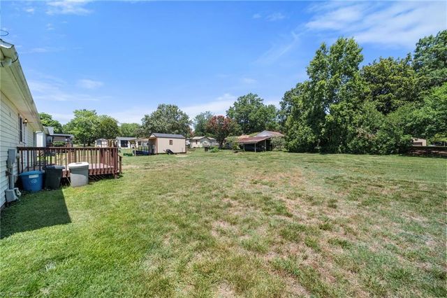 1525 Canstaff Drive, Kernersville, NC 27284
