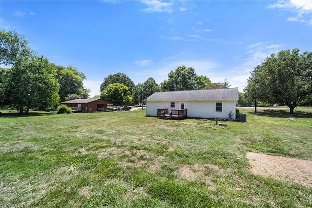 1525 Canstaff Drive, Kernersville, NC 27284