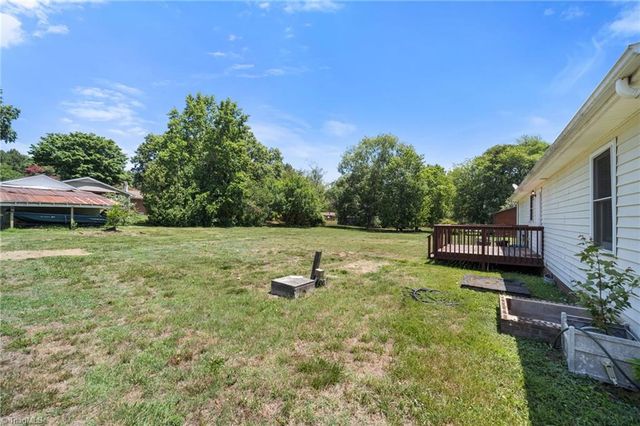 1525 Canstaff Drive, Kernersville, NC 27284