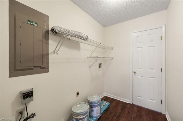 1525 Canstaff Drive, Kernersville, NC 27284