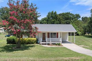 1525 Canstaff Drive, Kernersville, NC 27284