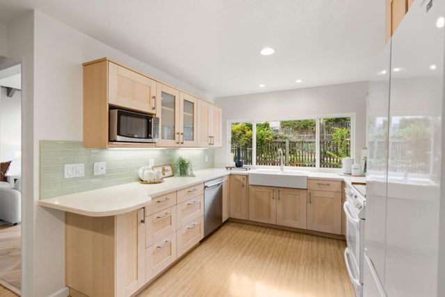 10107 Lamplighter Square, Cupertino, CA 95014