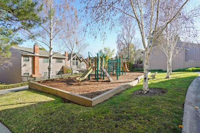 10107 Lamplighter Square, Cupertino, CA 95014