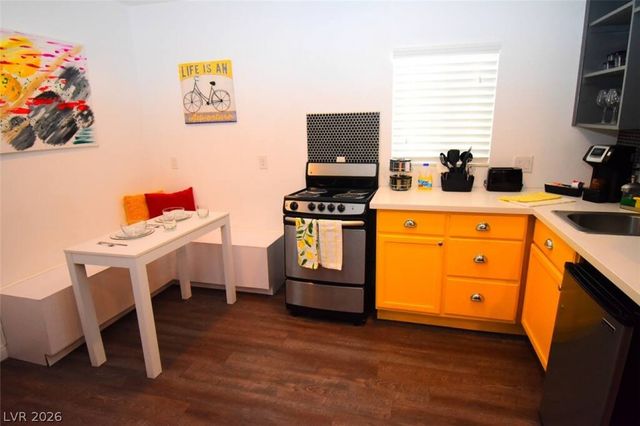 308 South 10th Street B, Las Vegas, NV 89101