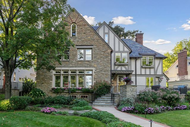 2116 W Lake Of The Isles Parkway, Minneapolis, MN 55405