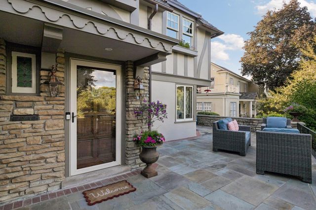 2116 W Lake Of The Isles Parkway, Minneapolis, MN 55405