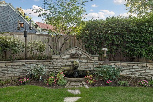 2116 W Lake Of The Isles Parkway, Minneapolis, MN 55405