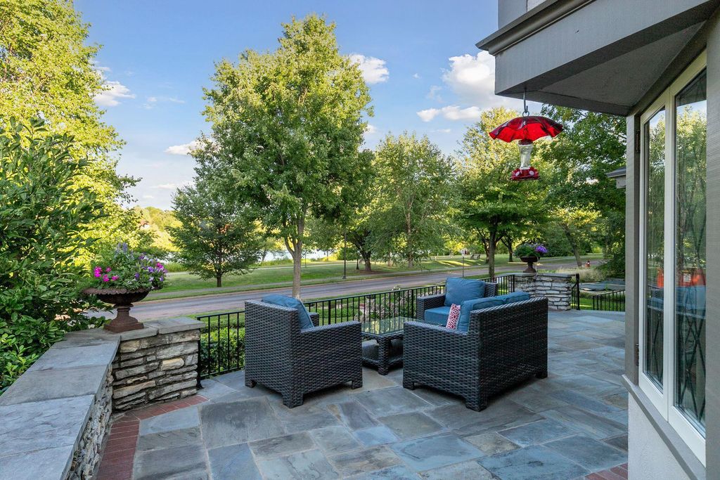 2116 W Lake Of The Isles Parkway, Minneapolis, MN 55405 — photo 4