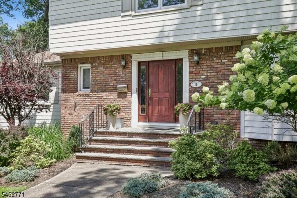 9 Burlington Rd, Livingston Twp., NJ 07039 — photo 3