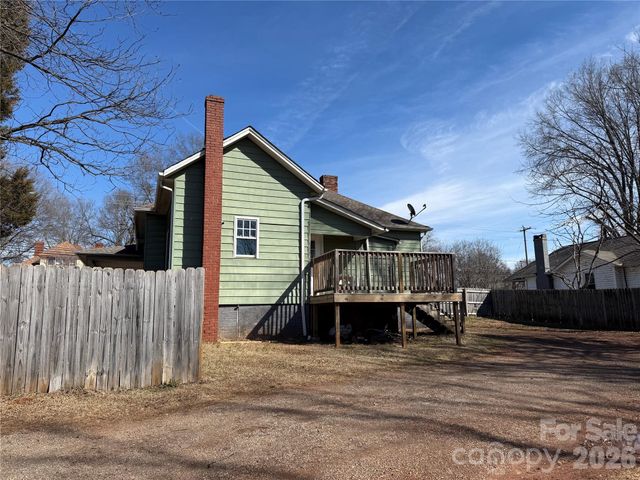 1818 N Rankin Avenue, Newton, NC 28658