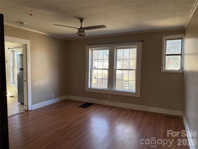 1818 N Rankin Avenue, Newton, NC 28658