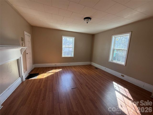 1818 N Rankin Avenue, Newton, NC 28658