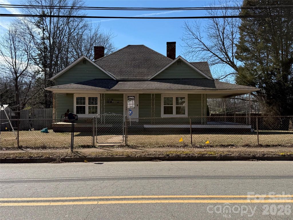 1818 N Rankin Avenue, Newton, NC 28658