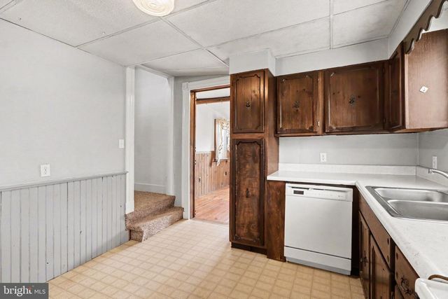 32 N MAIN ST, Dover, PA 17315