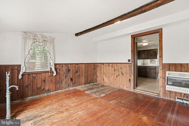 32 N MAIN ST, Dover, PA 17315