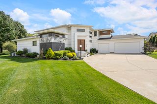 4700 Chestnut Grove Drive, Champaign, IL 61822