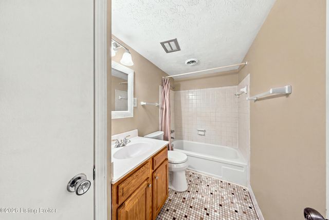 726 Zorn Ave APT 13, Louisville, KY 40206