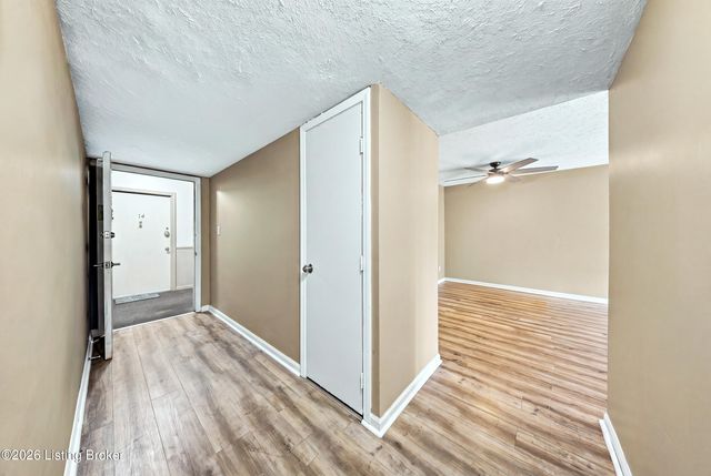 726 Zorn Ave APT 13, Louisville, KY 40206