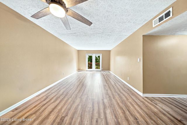 726 Zorn Ave APT 13, Louisville, KY 40206