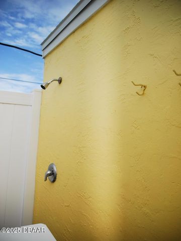 828 26th Avenue E, New Smyrna Beach, FL 32169