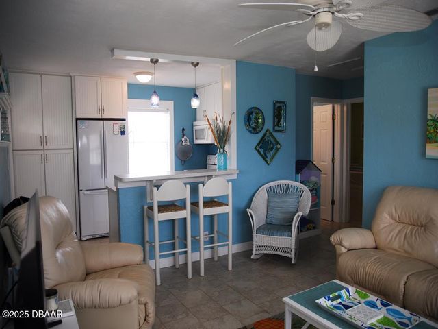 828 26th Avenue E, New Smyrna Beach, FL 32169