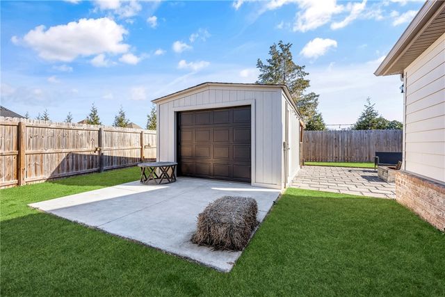 931 Red Maple Street, Centerton, AR 72719